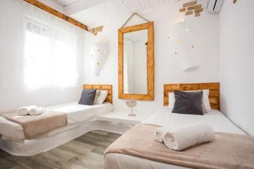 Blue בית נופש פליראקי