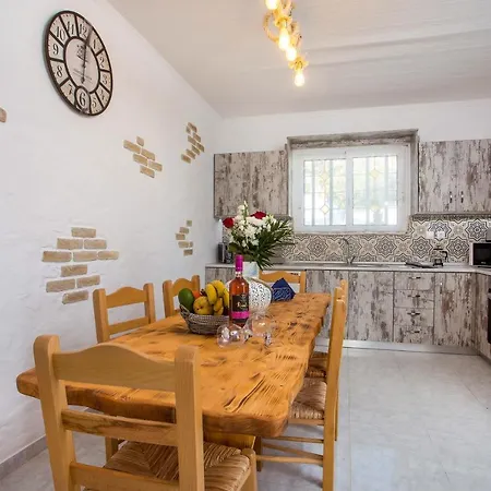 Blue 펜션 팔리라키